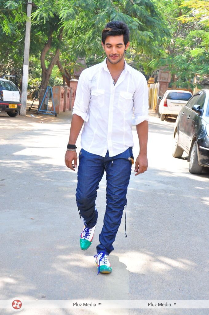 Aadi at Lovely Press Meet - Arrivals - Pictures | Picture 122194